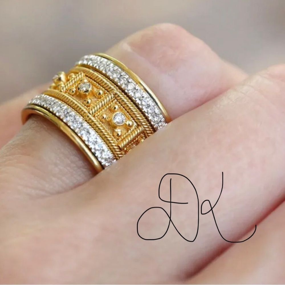 Wedding Ring - Picture 4 of 6